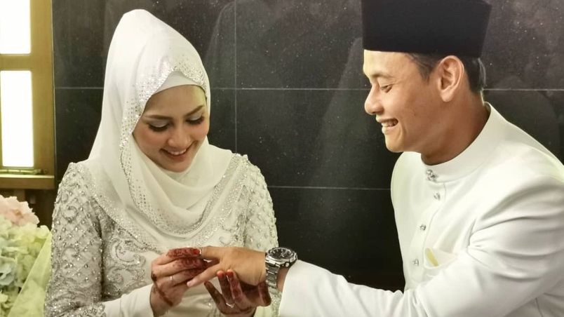 Kenali Aidil Aziz Raja Yang Kini Bertahta Di Hati Fasha Sandha Glam Lelaki